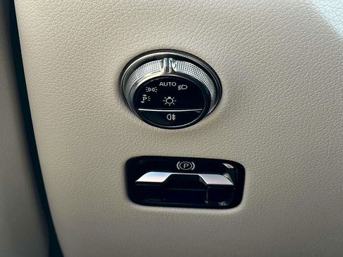 Certified 2025 Mercedes-Benz GLC 300 4MATIC image 18