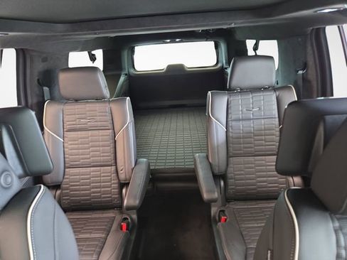 Used 2026 Cadillac Escalade ESV V AWD/4WD image 31