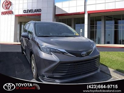 Used 2025 Toyota Sienna XLE w/ XLE Plus Package