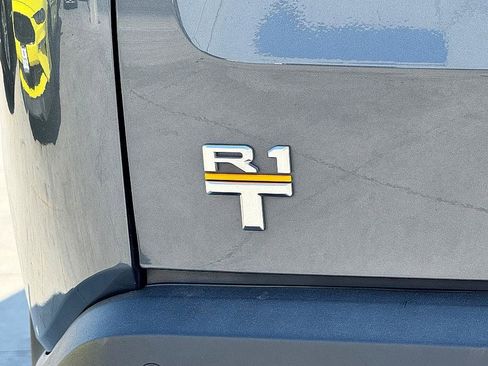 Used 2022 Rivian R1T Launch Edition image 14