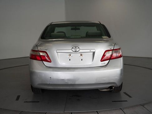 Used 2009 Toyota Camry FWD image 8