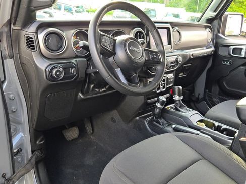 Used 2023 Jeep Wrangler Unlimited Sport AWD/4WD image 25