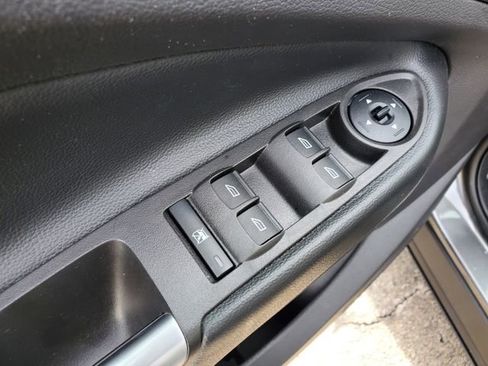 Used 2018 Ford Escape SE image 16