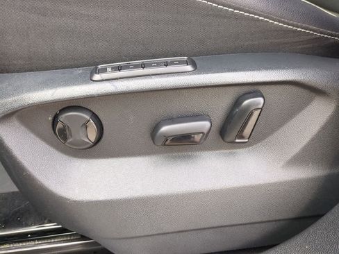 Used 2022 Volkswagen Tiguan SEL R-Line image 15