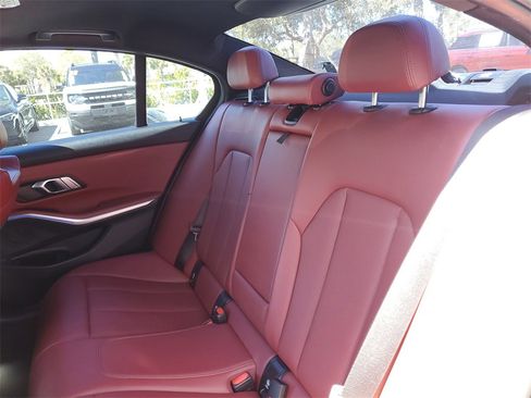 Used 2022 BMW 330i Sedan w/ M Sport Package image 11