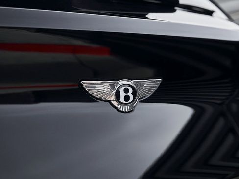 Used 2023 Bentley Bentayga Extended Wheelbase AWD/4WD image 12