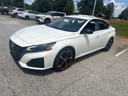 Used 2025 Nissan Altima 2.5 SR FWD image 22