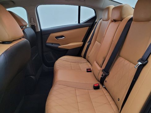 Used 2021 Nissan Sentra SV w/ SV Premium Package FWD image 18