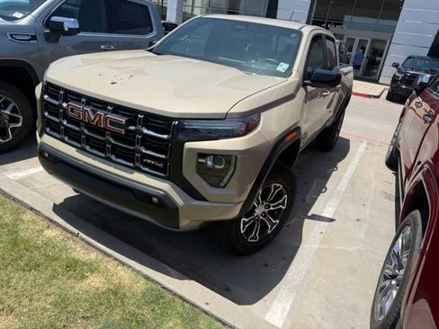 Used 2024 GMC Canyon AT4 AWD/4WD image 2