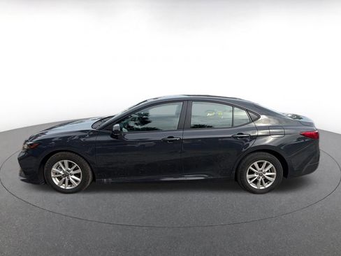 Used 2025 Toyota Camry LE image 4