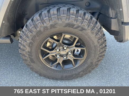 Used 2024 Jeep Wrangler Unlimited AWD/4WD image 27