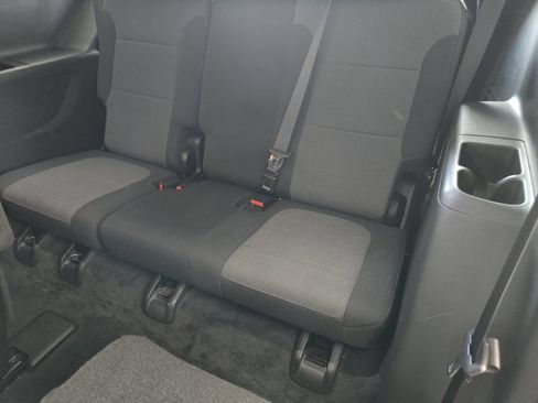 Used 2022 Chevrolet Traverse LT FWD image 35