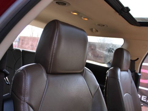 Used 2015 GMC Acadia SLT AWD/4WD image 18