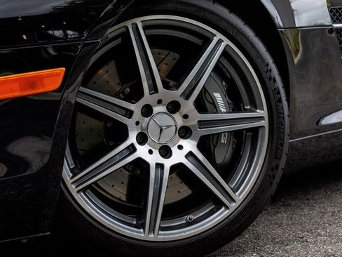 Used 2011 Mercedes-Benz SLS AMG Coupe image 27