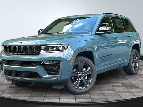New 2027 Jeep Grand Cherokee Limited AWD/4WD image 3