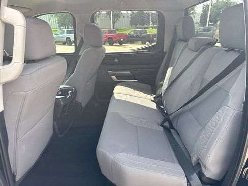 Used 2022 Toyota Tundra SR5 w/ SR5 Convenience Package AWD/4WD image 9