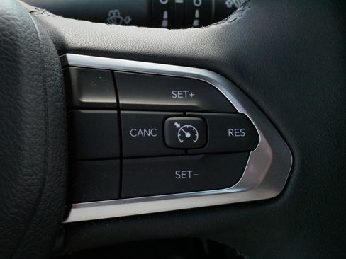 Used 2026 Jeep Compass Latitude AWD/4WD image 25