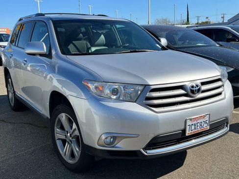 Used 2013 Toyota Highlander Limited image 3