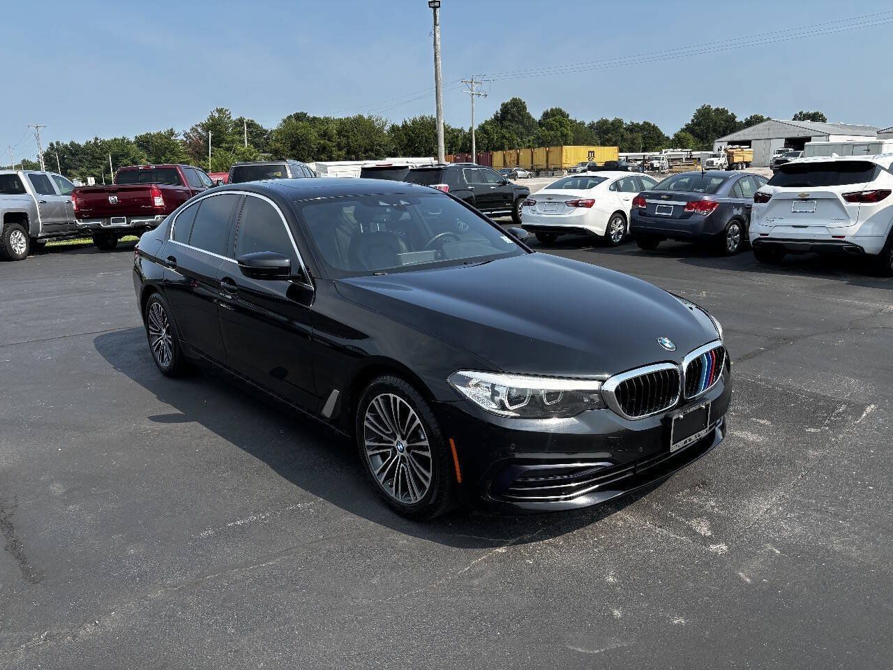 Used 2019 BMW 530i xDrive w/ Convenience Package AWD/4WD image 2