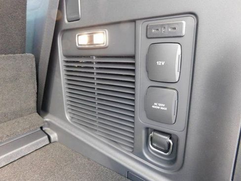 New 2025 Ford Expedition Active image 12