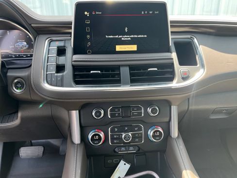 Used 2024 GMC Yukon SLE RWD image 23
