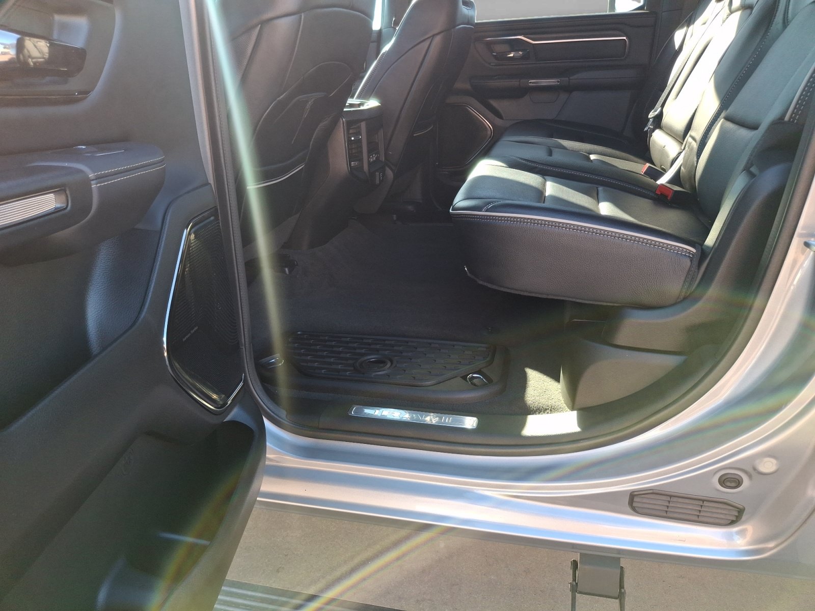 Used 2024 RAM 1500 Limited AWD/4WD image 14