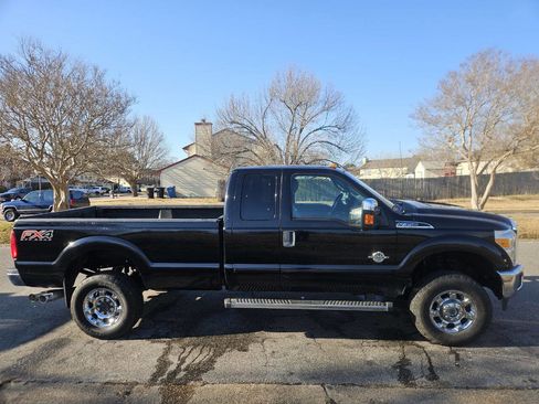 Used 2016 Ford F350 XLT w/ XLT Premium Package image 7