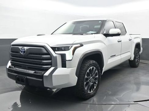 Used 2024 Toyota Tundra Limited AWD/4WD image 25