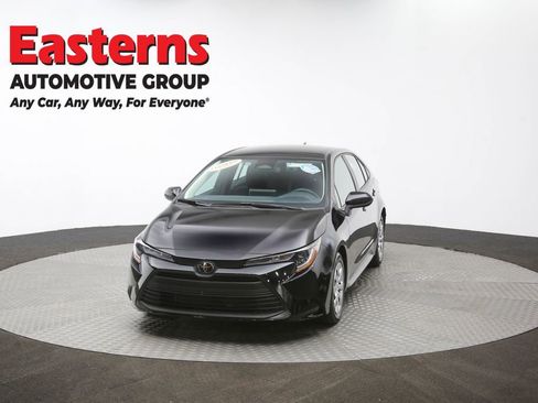 Used 2025 Toyota Corolla LE image 55