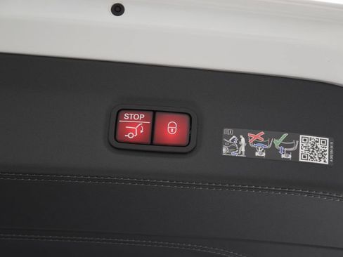 Used 2026 Mercedes-Benz Maybach GLS 600 4MATIC image 31
