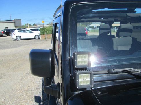 Used 2011 Jeep Wrangler Unlimited Sahara w/ Trailer Tow Group image 30