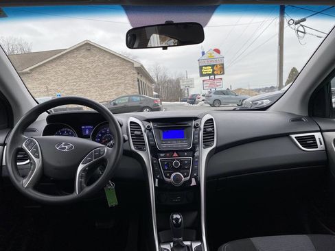 Used 2016 Hyundai Elantra GT image 23