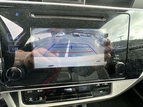 Used 2017 Toyota Corolla LE image 27