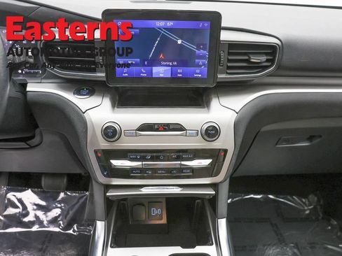 Used 2021 Ford Explorer XLT w/ Equipment Group 202A AWD/4WD image 12
