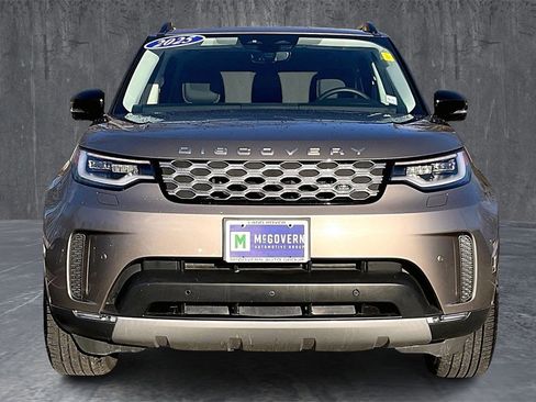 Certified 2025 Land Rover Discovery S image 2