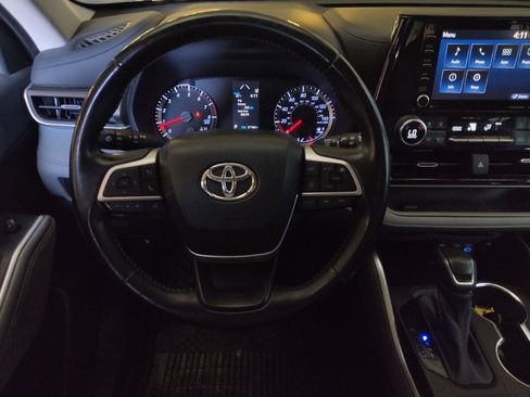 Used 2022 Toyota Highlander LE image 22