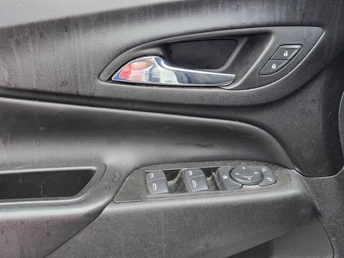 Used 2022 Chevrolet Equinox LT FWD image 9