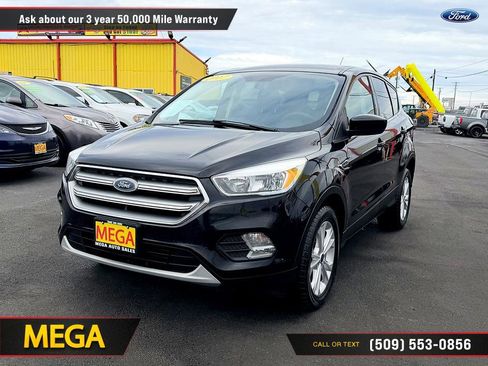 Used 2017 Ford Escape SE image 3