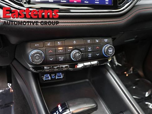 Used 2024 Dodge Durango GT RWD image 19
