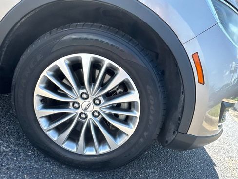 Used 2018 Lincoln MKX Select w/ Select Plus Package FWD image 8
