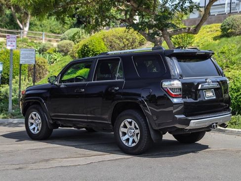 Used 2016 Toyota 4Runner Trail AWD/4WD image 3