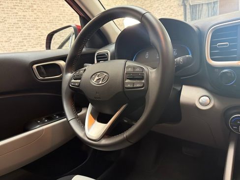 Certified 2026 Hyundai Venue SEL FWD image 18