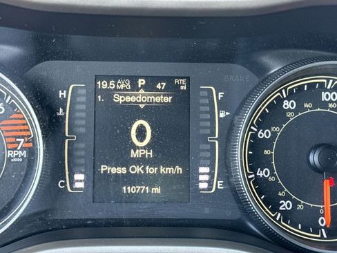 Used 2016 Jeep Cherokee Latitude w/ Cold Weather Group image 27