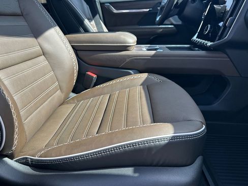 New 2026 GMC Acadia Denali Ultimate w/ LPO, Floor Liner Package image 14