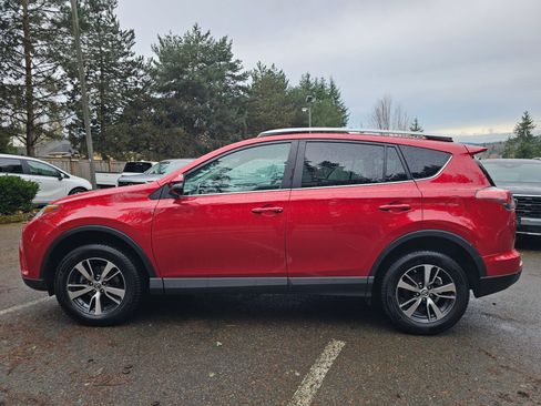 Used 2016 Toyota RAV4 XLE image 4