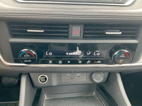 Certified 2023 Nissan Rogue SV AWD/4WD image 18