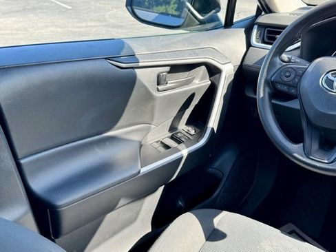 Used 2021 Toyota RAV4 LE image 21