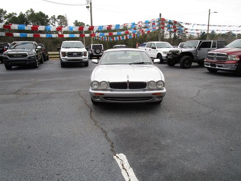 Used 2001 Jaguar XJ8 image 7