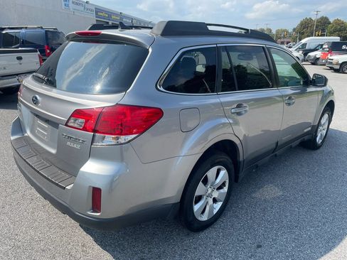 Used 2011 Subaru Outback 2.5i Limited w/ PWR Moonroof Pkg AWD/4WD image 10
