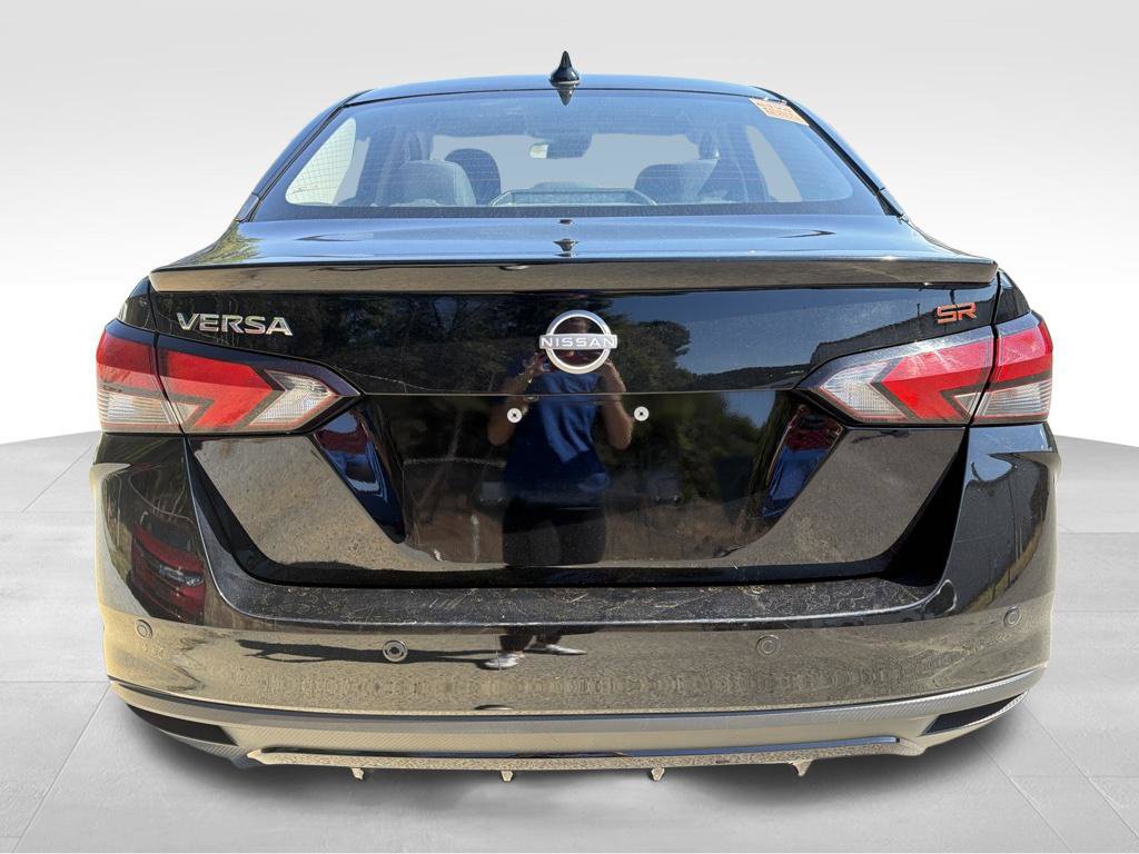 Used 2024 Nissan Versa SR FWD image 12